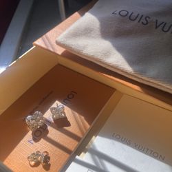LV Flower Earrings. 