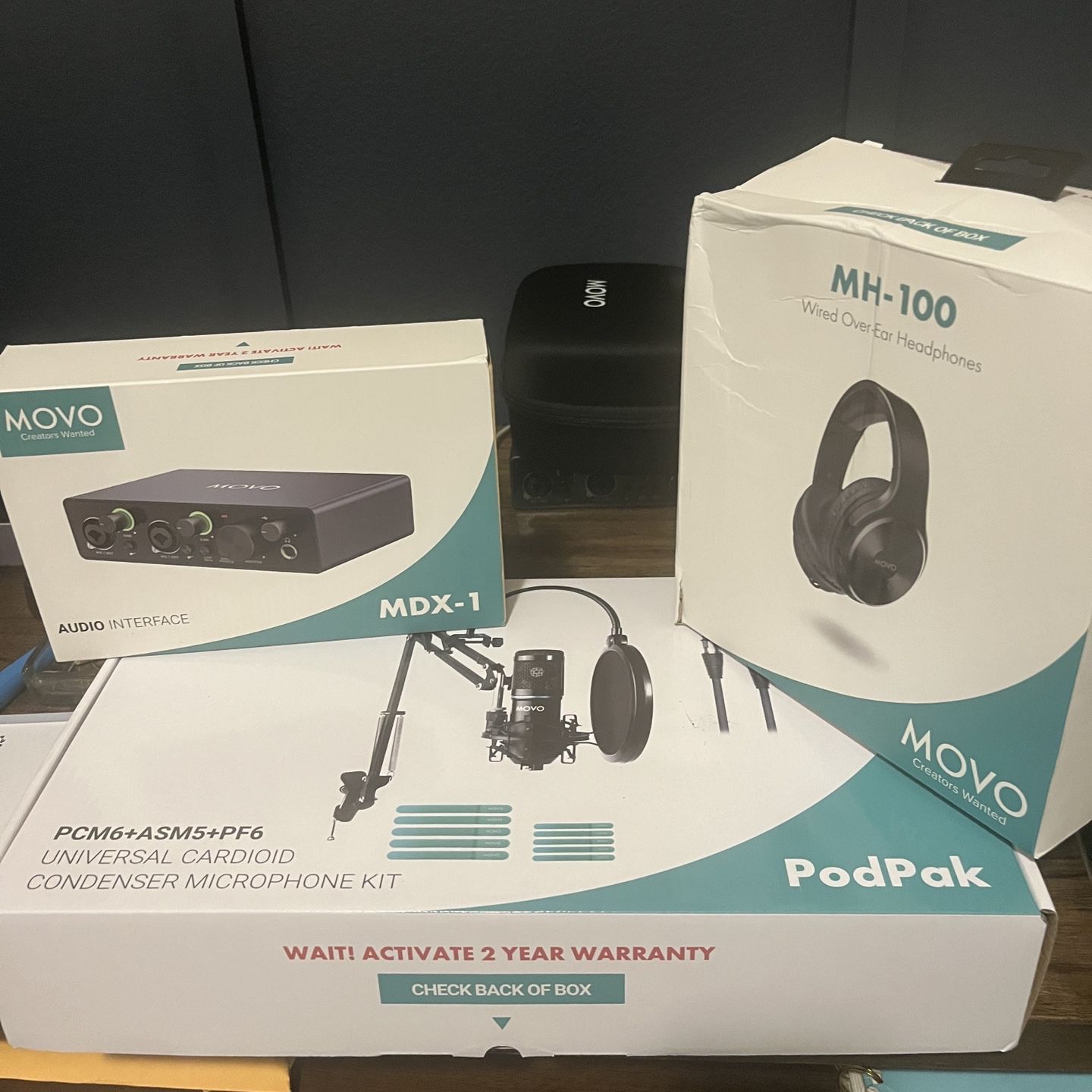 Movo Podcast Mic, Audio Interface , Headphones (wired)