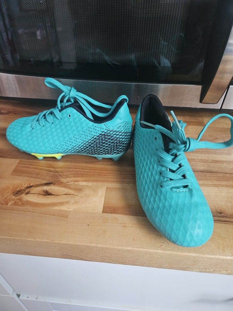 Hawkwell Kids Athletic cleats size 10 little kids