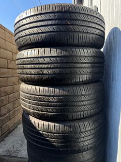 225/60r16 Hankoon tires en excelentes condiciones de vida las 4
