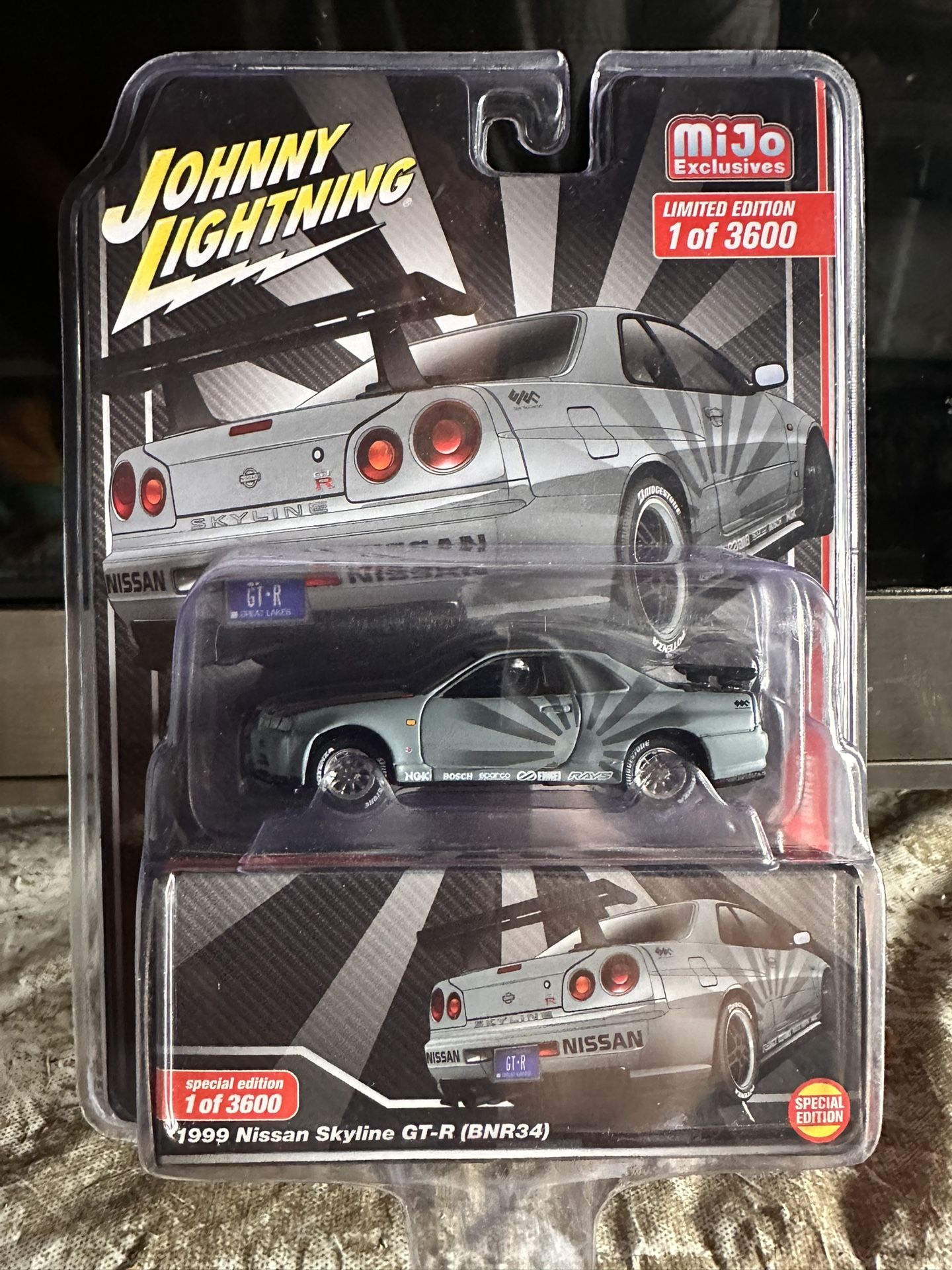 Johnny Lightning 1999 Nissan Skyline GT-R Rising Sun 1:64 Scale