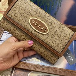  Brand New Guess Wallet