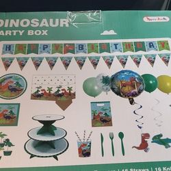 Dinosaur Birthday party box 221pcs for 16 people.