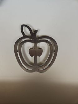 Apple-Shaped Metal Trivet
