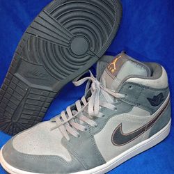 Men's Size 11 Air Jordan 1 Mid SE Night Stadium