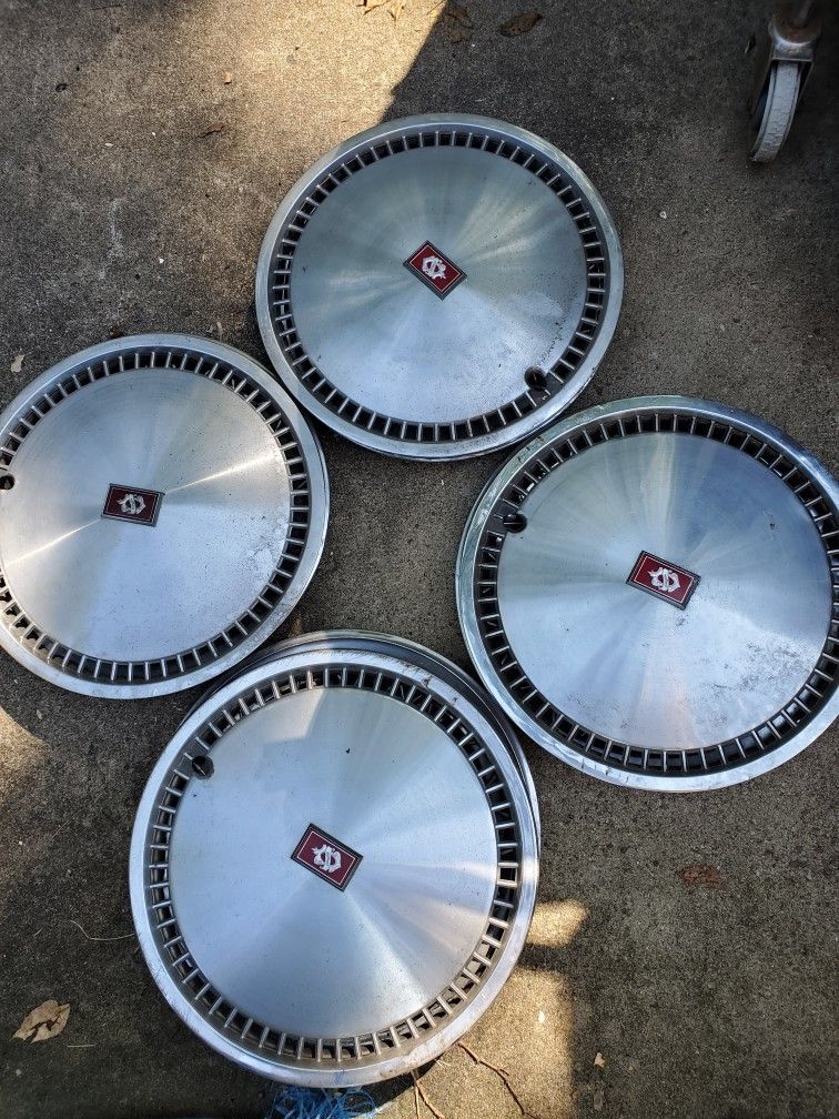 Oldsmobile Wheel Covers/ OEM 80's