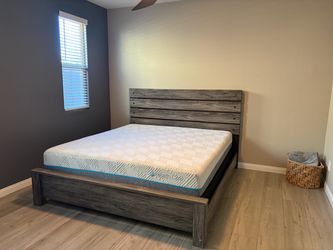 Complete King Size Bedroom Set: Rustic Wood Frame + Memory Foam Mattress