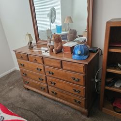 Dresser With Mirror