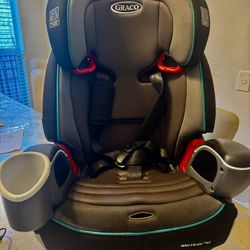 In Just Like New Condition - Graco Nautilus 65 3-in-1 Harness Booster Car Seat
