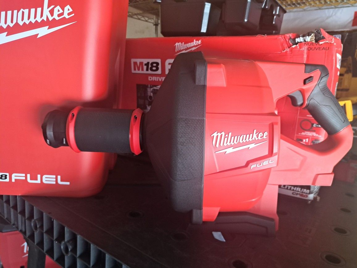 Milwaukee
M18 FUEL 18-Volt Lithium-Iron Cordless Plumbing Drain Snake Auger Kit with w/ CABLE DRIVE & 5/16 in. x 35 ft. Cable