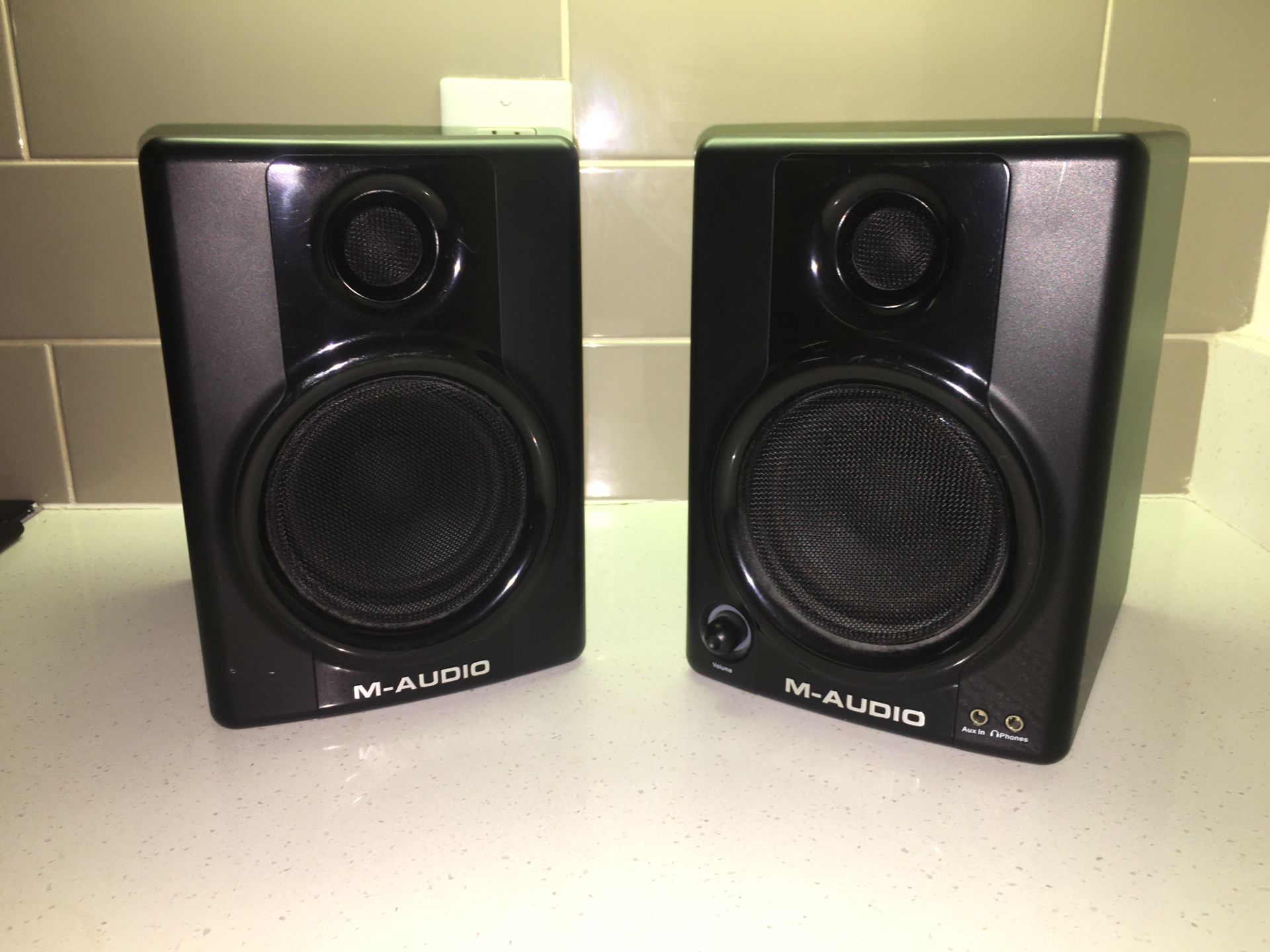 M-Audio Studiophile AV 40 2-Way Speakers/Monitors