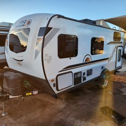 2020 Rockwood geo pro 19ft bunkhouse sleeps 5-6 high clearance