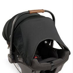 Nuna Car seat (gently used)