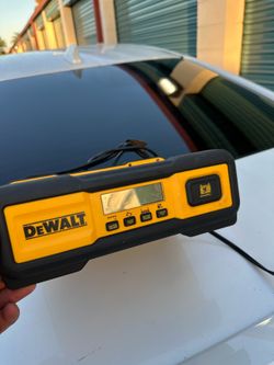 100-Amp Car Battery Charger/ Car Battery Maintainer
