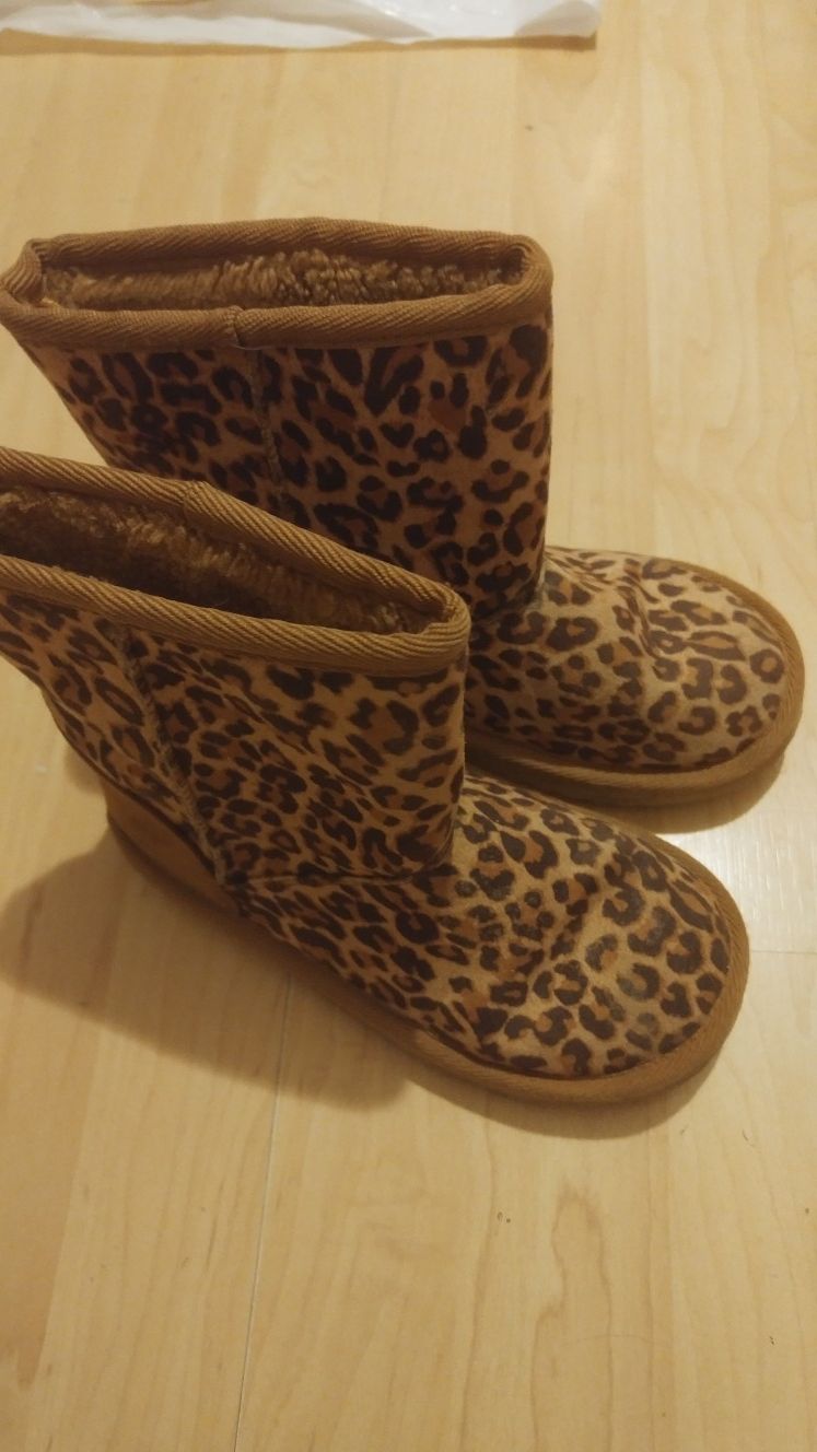 Girls boots size 1