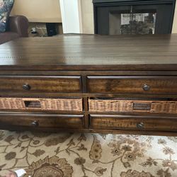 World Market Coffee Table w/Lift-Top