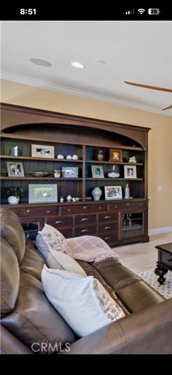 Entertainment center