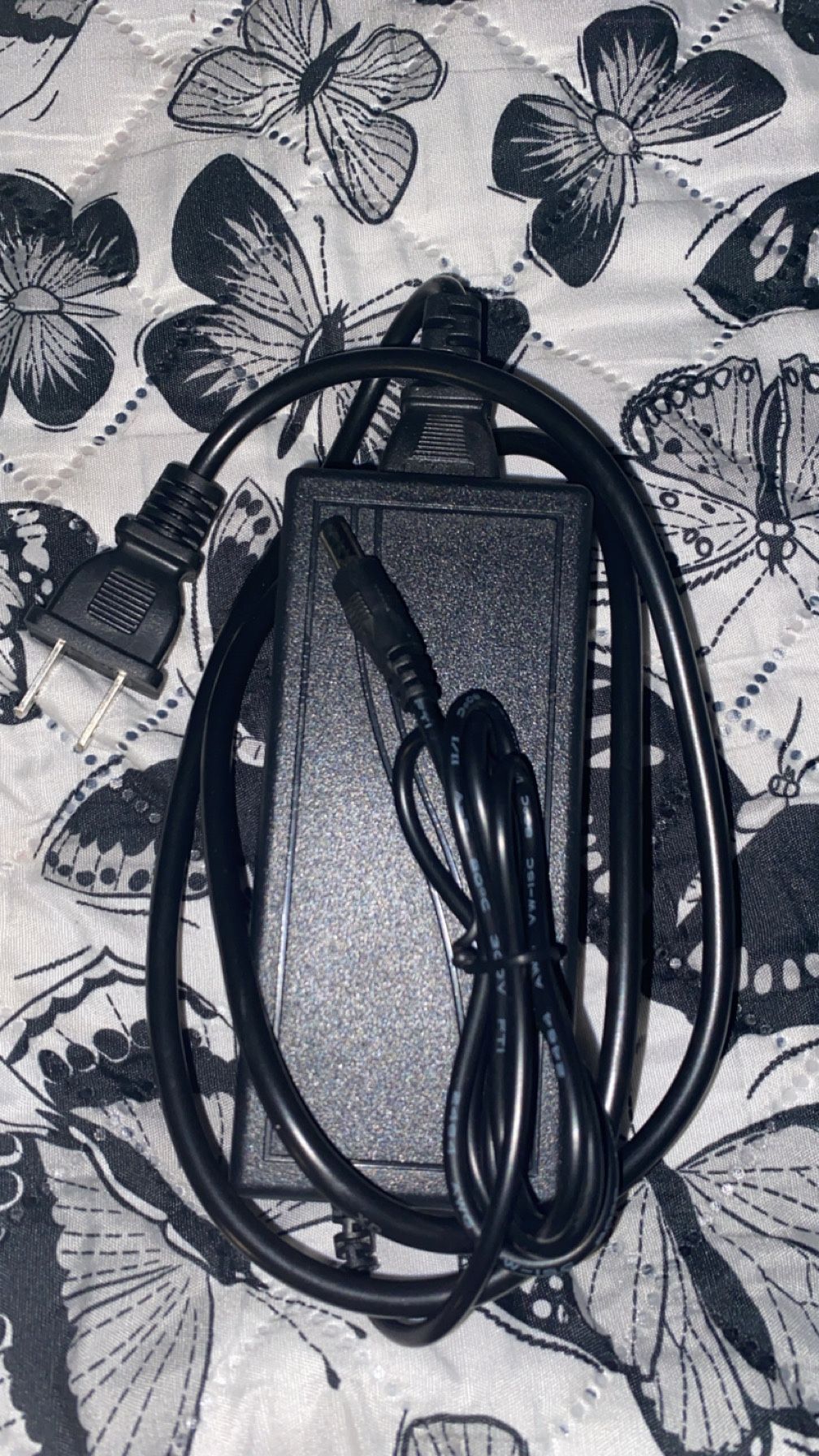 AC/DC ADAPTER
