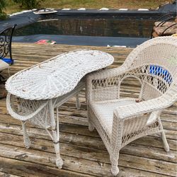 Wicker Chair And Desk 