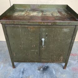 Vintage LYON Industrial Military Mechanic Steel Metal Shop Tool Garage Storage Workbench Cabinet