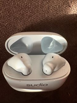 Sudio A1 earbuds