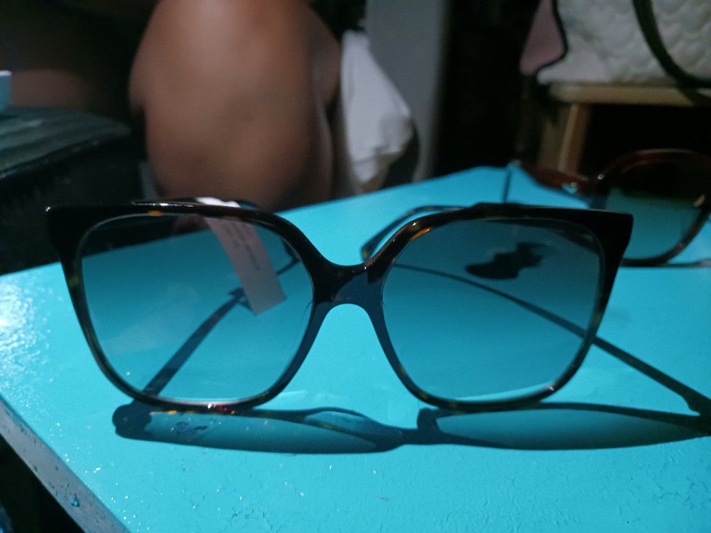 Brand New FENDI 🕶 Sunglasses