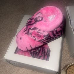 Baby Pink And Black Uggs 