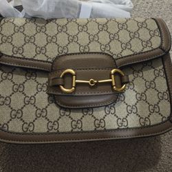 New medium crossbody bag