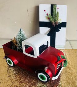 Red Metal Vintage Truck Christmas Decoration