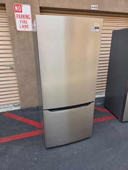 Frigidayre Refrigerator Botton freezer