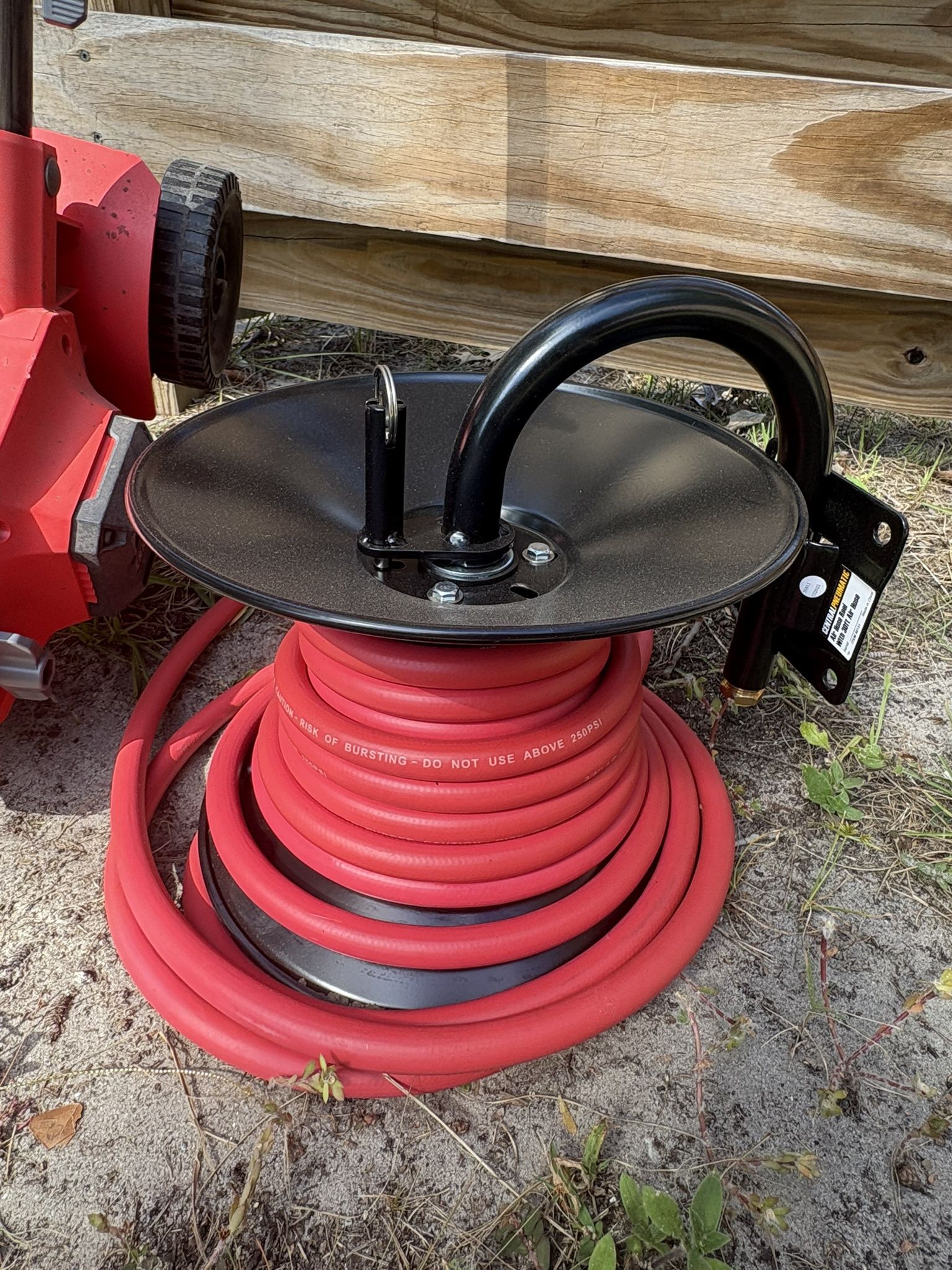 Performance Tool M614 Manual Air Hose Reel (30' hose included)