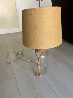 Table lamp / $5