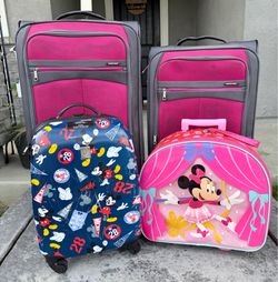 Lot of 4 Suitcases (see picture)