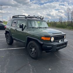 2014 Toyota FJ CruiserBase • 4WD • 6cyl