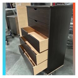 5 drawers dresser/ Five drawers dresser