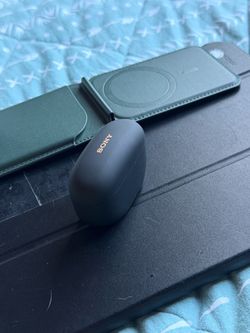 Sony WF-1000XM5 Earbuds Charging Case