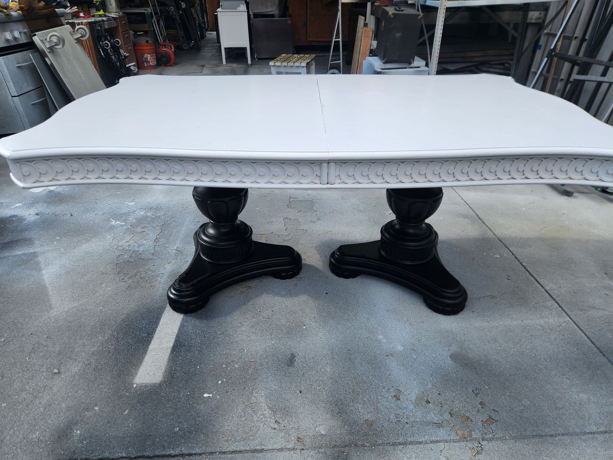 White And Black Dining Table 
