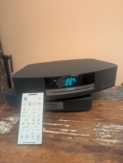 BOSE WAVE MUSIC SYSTEM WITH MULTI-CD CHANGER