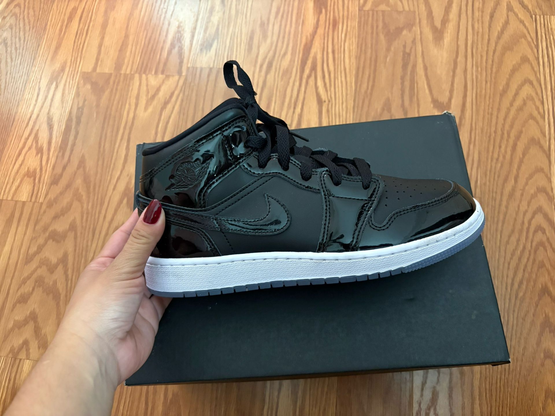 Air Jordan 1 Mid SE