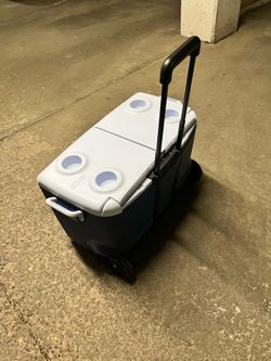 Rubbermaid 56 quart cooler with wheels