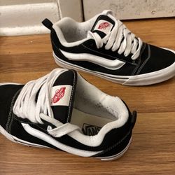 Knu skool vans size 10, still in style and also in good shape and will be in better shape before being given away.