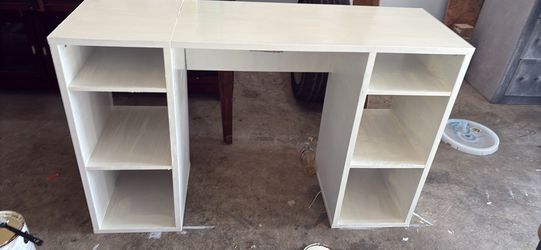 Very nice white desk