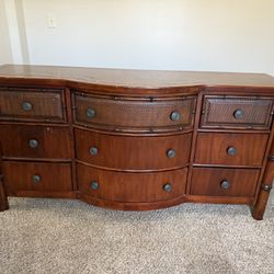 Dresser And Night Stands 