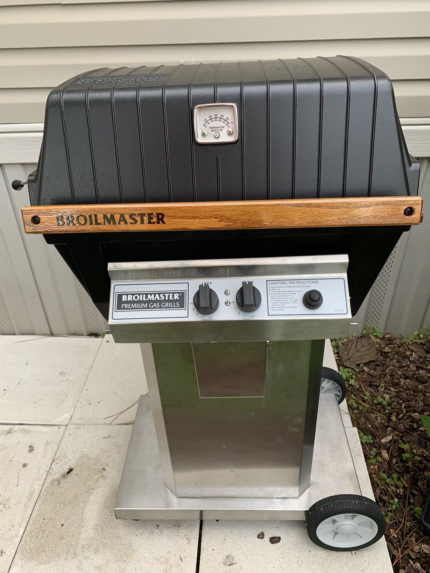 Broilmaster P4 Premium BBQ Gas Grill & Rotisserie compare to er for