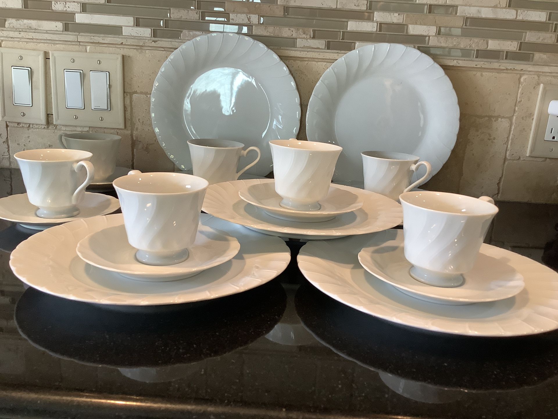 White Fine Porcelain China Of Japan Yorkshire Set Of 21 Serving For 7 Please Read