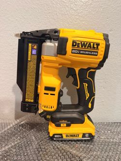 New Dewalt 20V Max 23 Gauge Pin Nailer