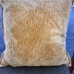 Set Of 3 Pillows 