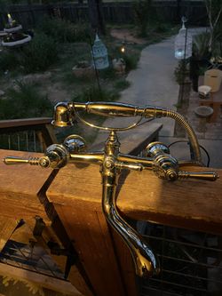 Brizio Island Tub Valve