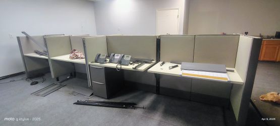 10-Person Cubicle System – Like New, Gray and Tan – Macon, GA