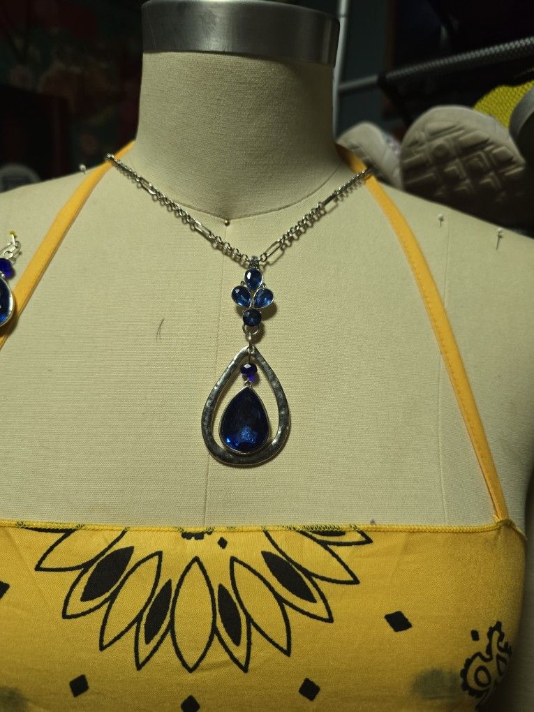 Long Blue Beaded Necklace With Matching Earrings And 2 Bracelets